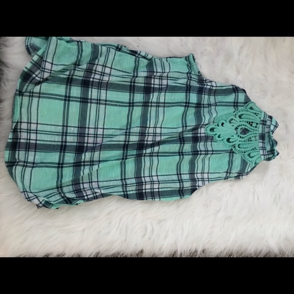 Plaid shirts bundle - Picture 4 of 8